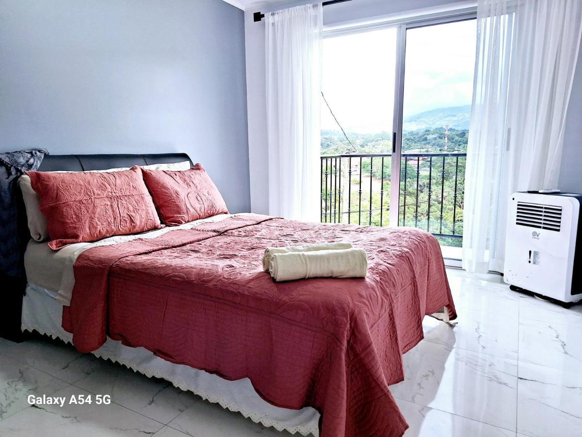 Victoria House Hostel San Isidro De El General Luaran gambar